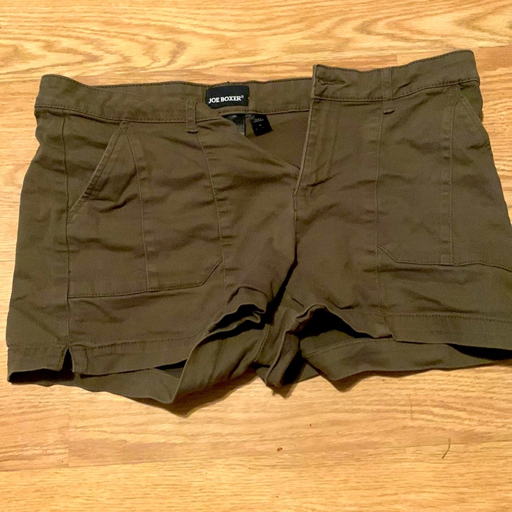Iightly worn womens shorts
